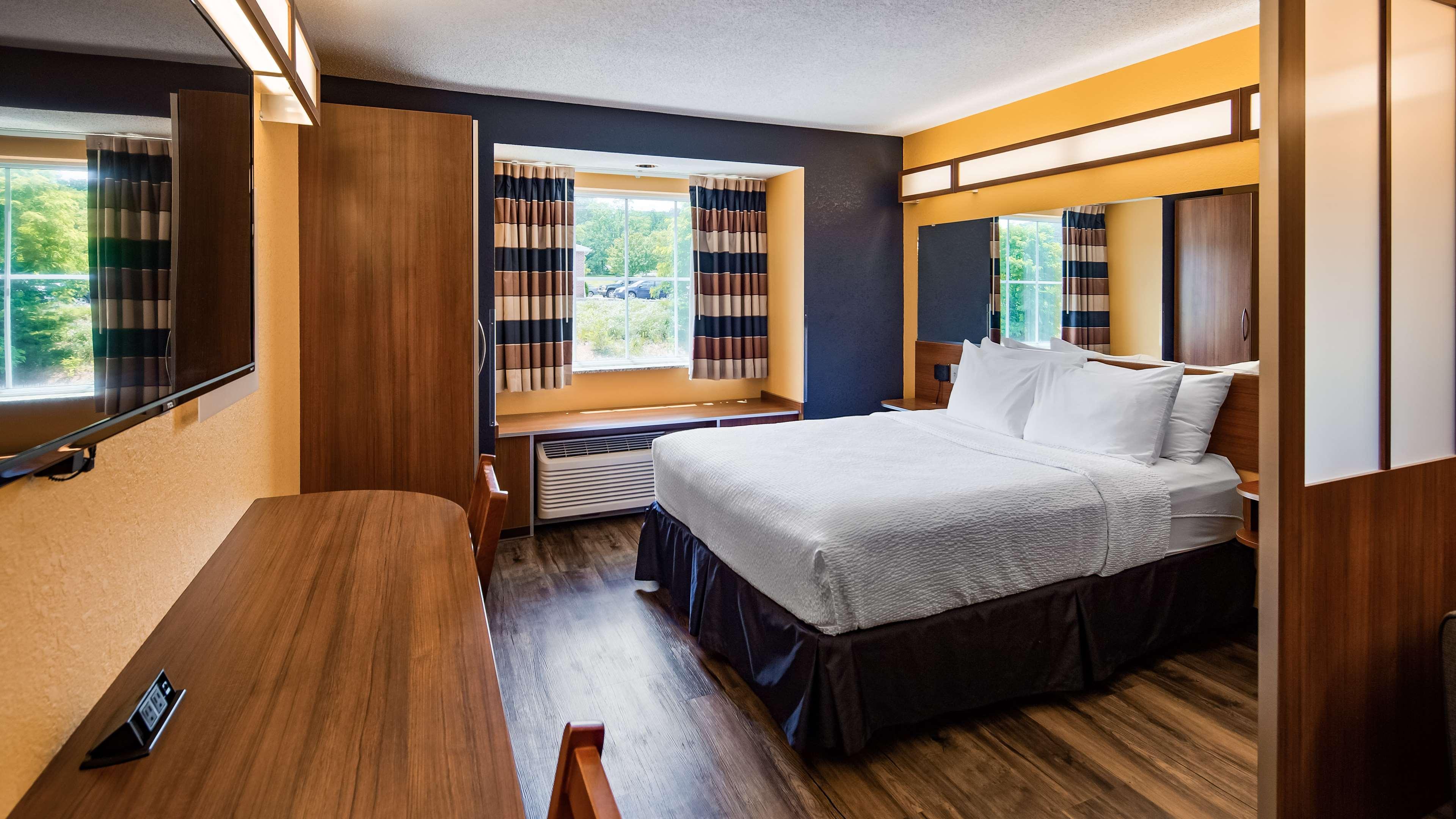 Surestay Plus Hotel By Best Western Keyser Exterior photo
