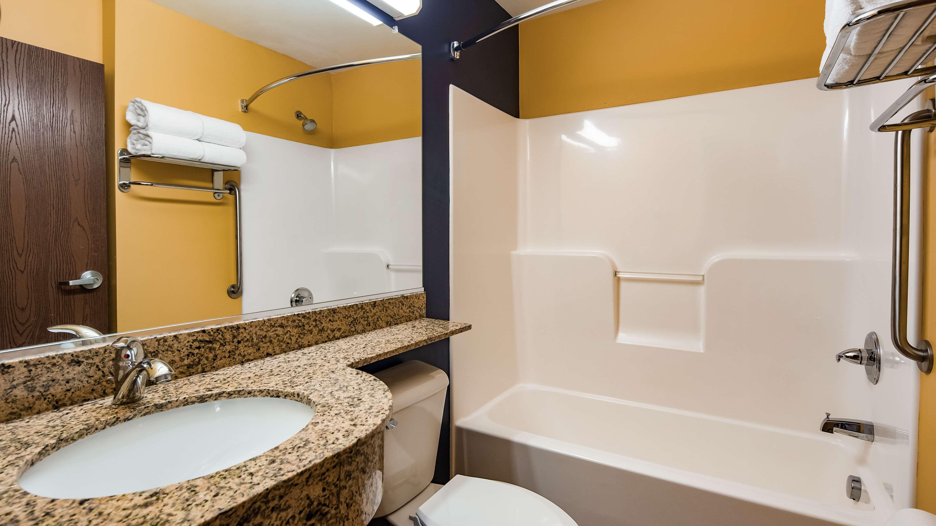 Surestay Plus Hotel By Best Western Keyser Exterior photo